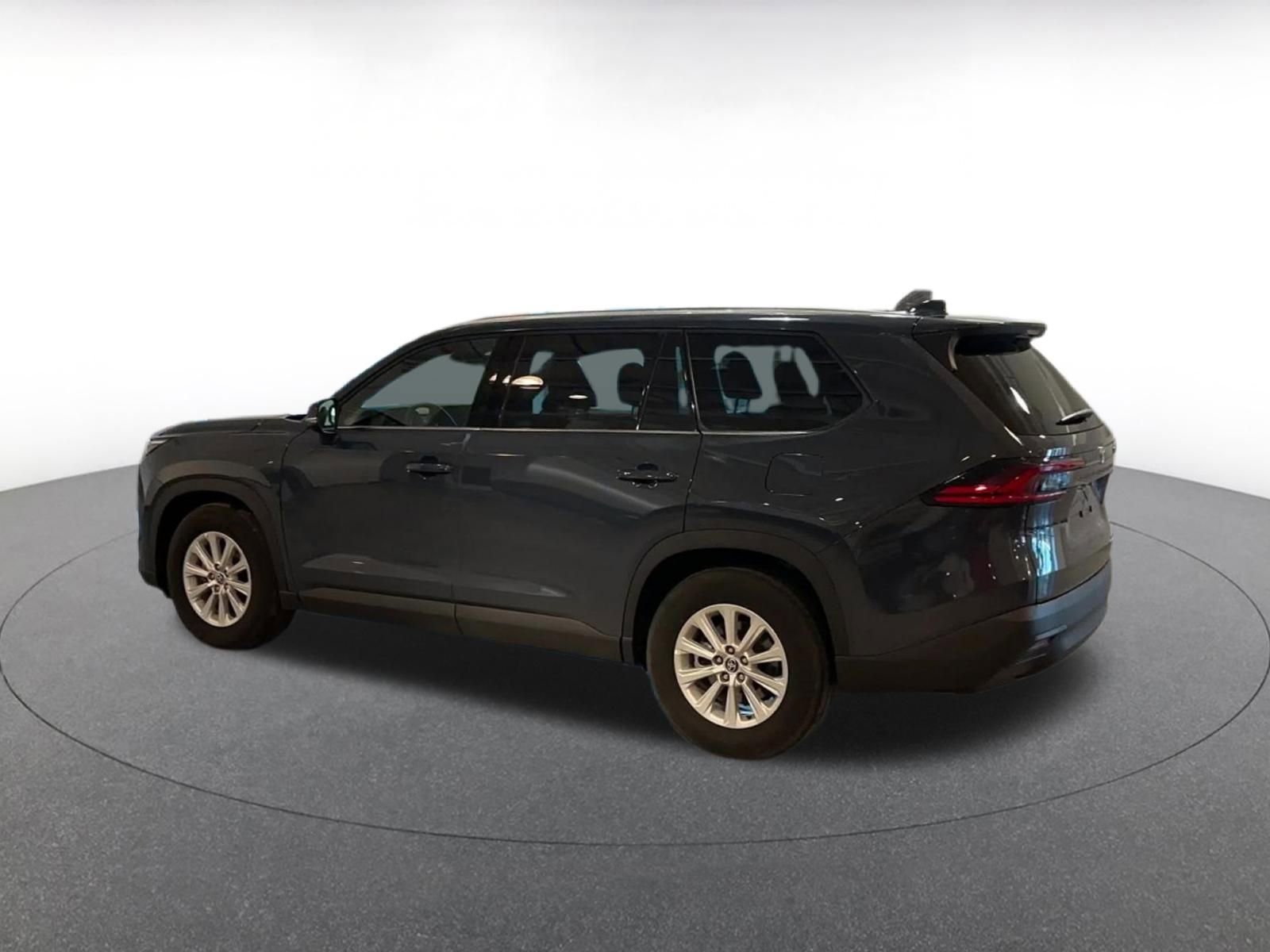 Used 2025 Toyota Grand Highlander FWD image 9