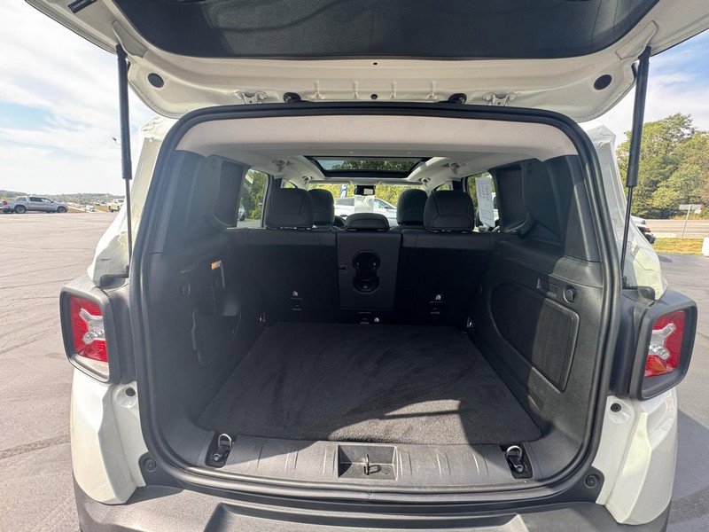 Used 2022 Jeep Renegade Limited w/ Sun, Sound & Wheels Group image 17