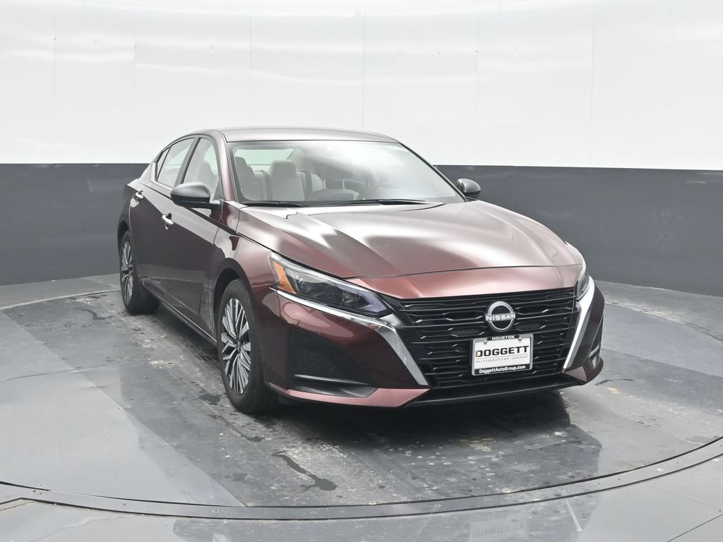 Used 2025 Nissan Altima 2.5 SV FWD image 8