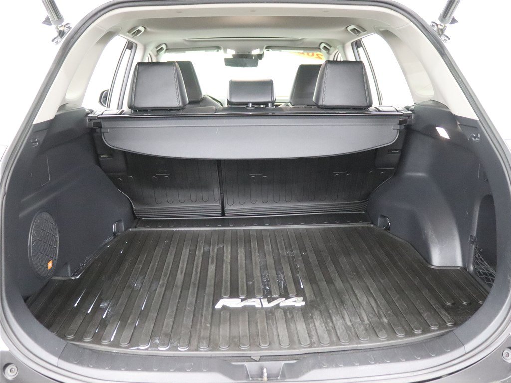 Used 2022 Toyota RAV4 Limited AWD/4WD image 6