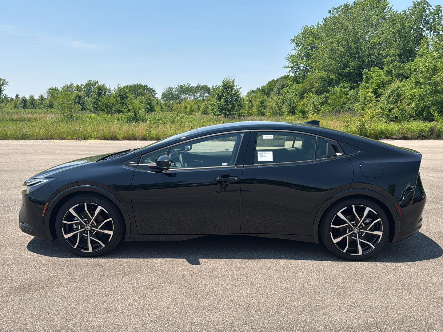 New 2025 Toyota Prius Plug-In Hybrid image 8