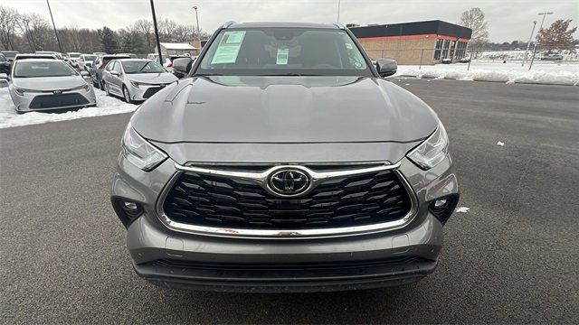 Certified 2025 Toyota Highlander Limited image 8