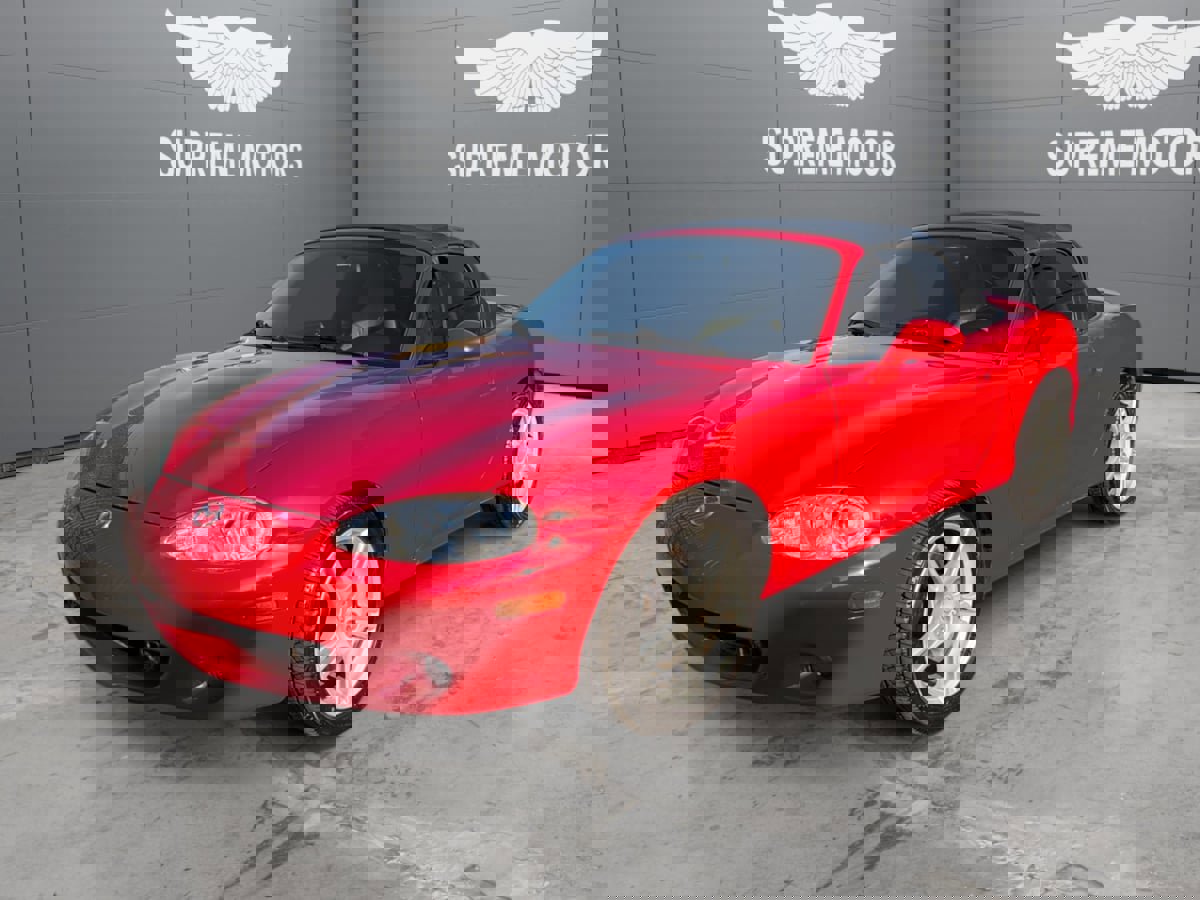 Used 2004 MAZDA MX-5 Miata w/ Convenience Pkg image 2