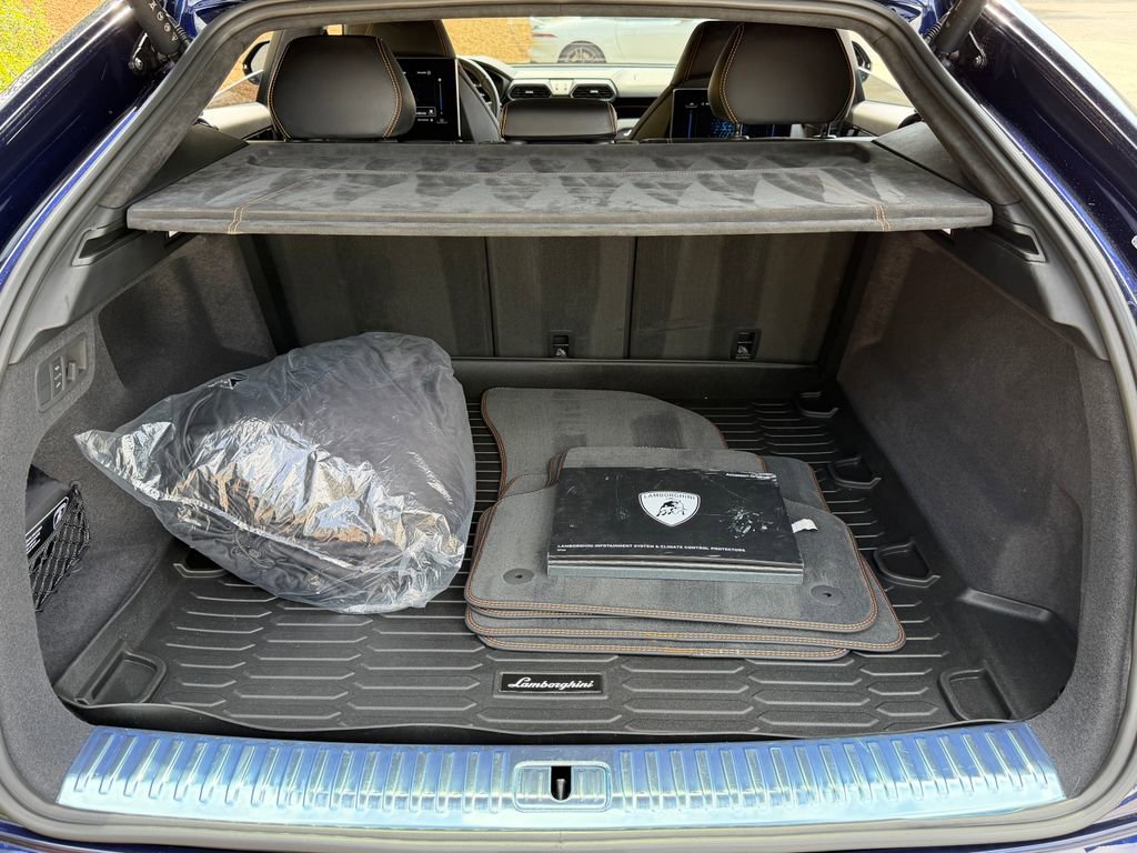 Used 2023 Lamborghini Urus S image 40