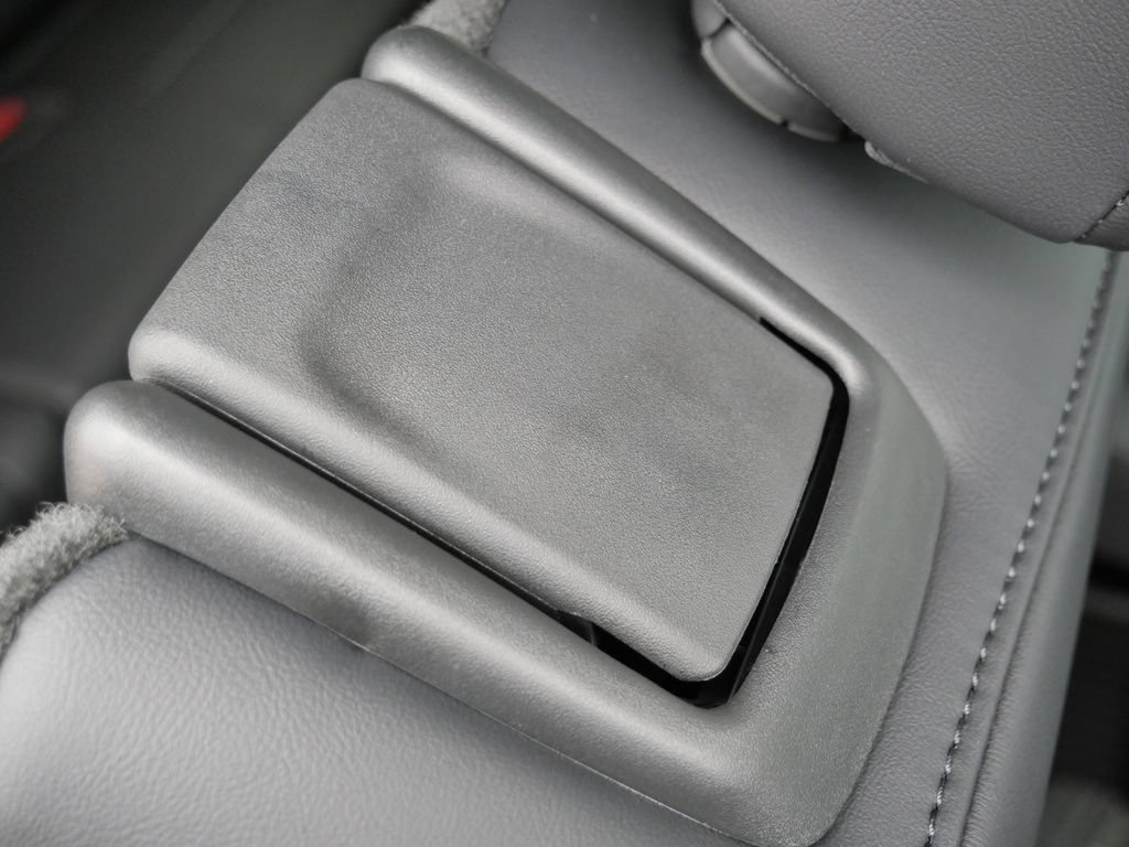 New 2026 GMC Acadia Elevation w/ Elevation Premium Package AWD/4WD image 36