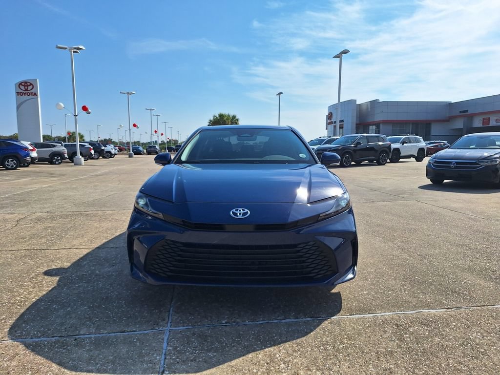 Used 2025 Toyota Camry LE w/ Convenience Package FWD image 2