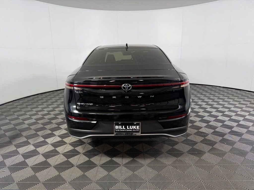 Used 2025 Toyota Crown XLE image 8