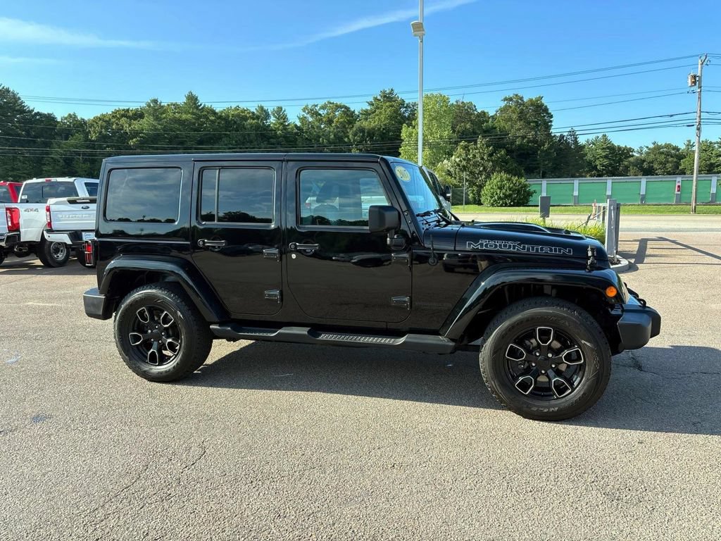 Used 2017 Jeep Wrangler Unlimited Sahara AWD/4WD image 2