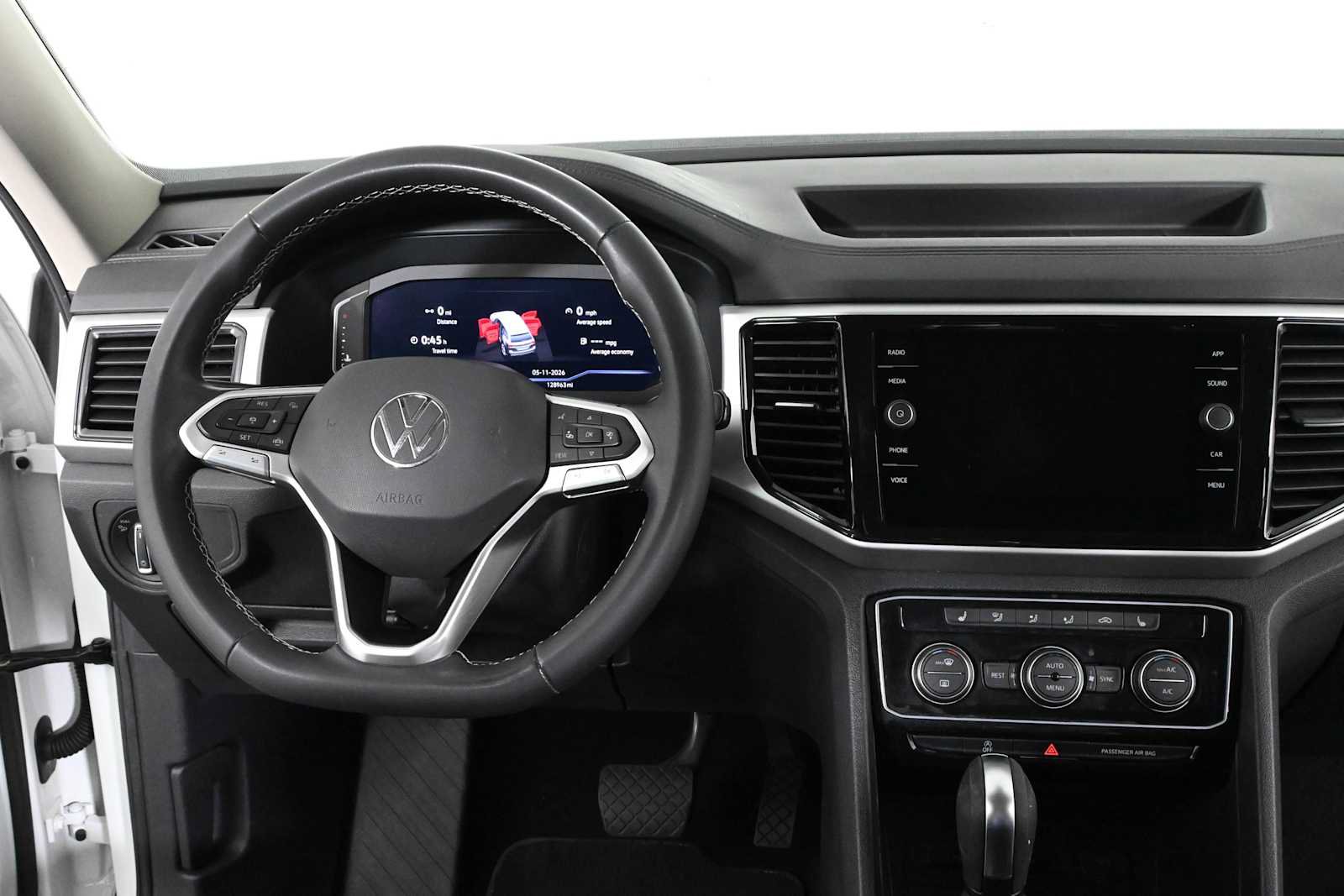 Used 2023 Volkswagen Atlas SE FWD image 3