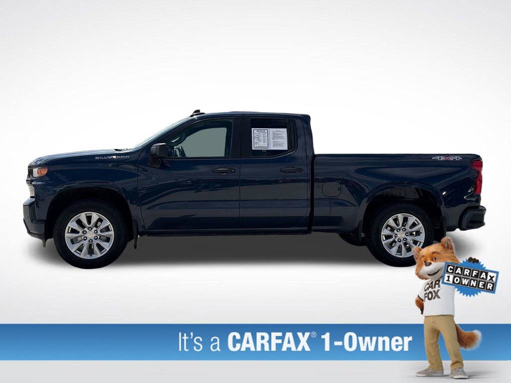 Used 2020 Chevrolet Silverado 1500 Custom w/ Custom Value Package AWD/4WD image 2