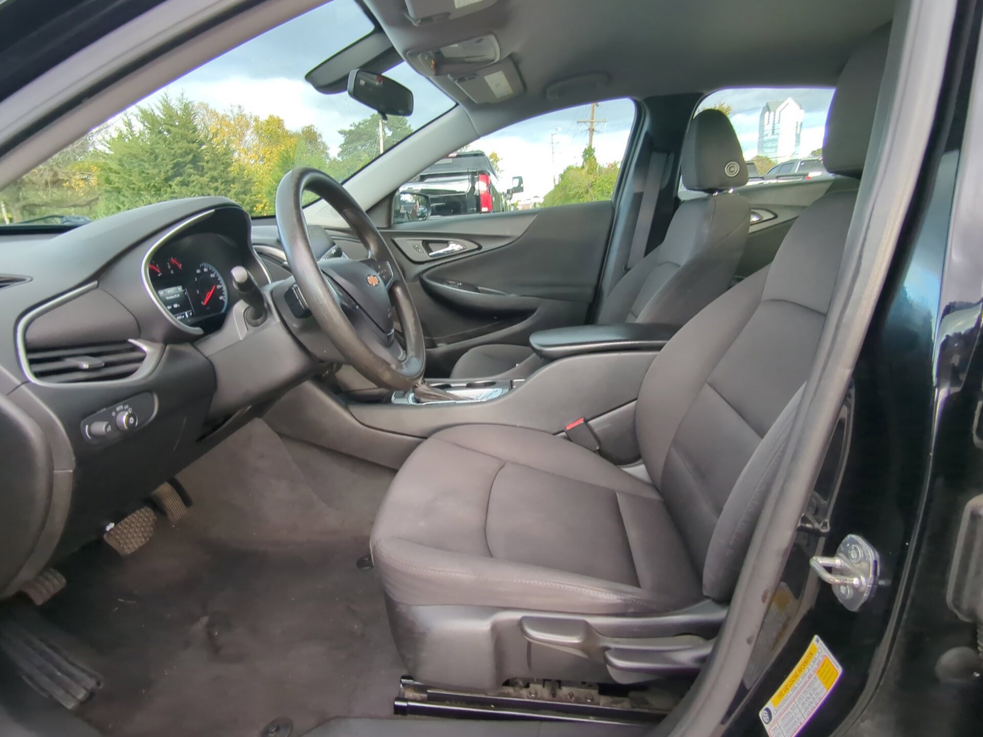 Used 2020 Chevrolet Malibu LS FWD image 16