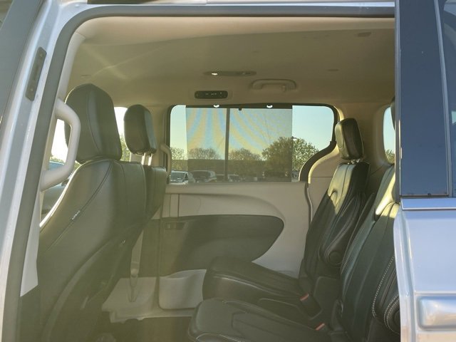 Certified 2024 Chrysler Pacifica Touring-L image 14