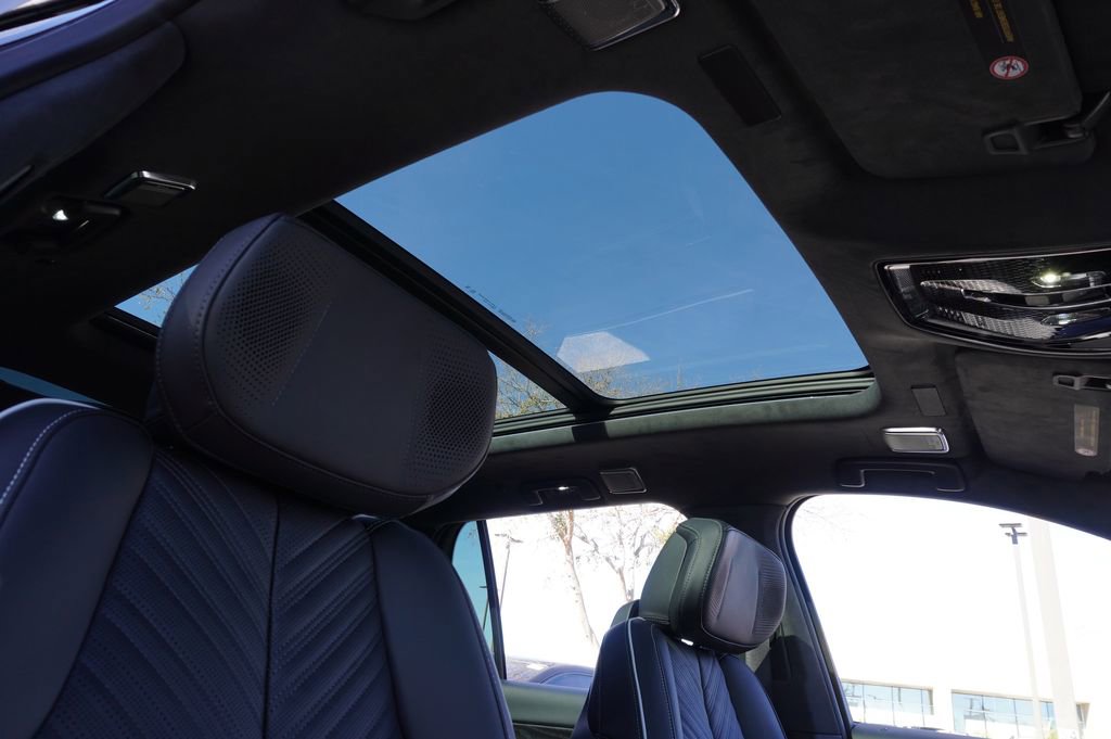 New 2026 Cadillac Vistiq Platinum image 13