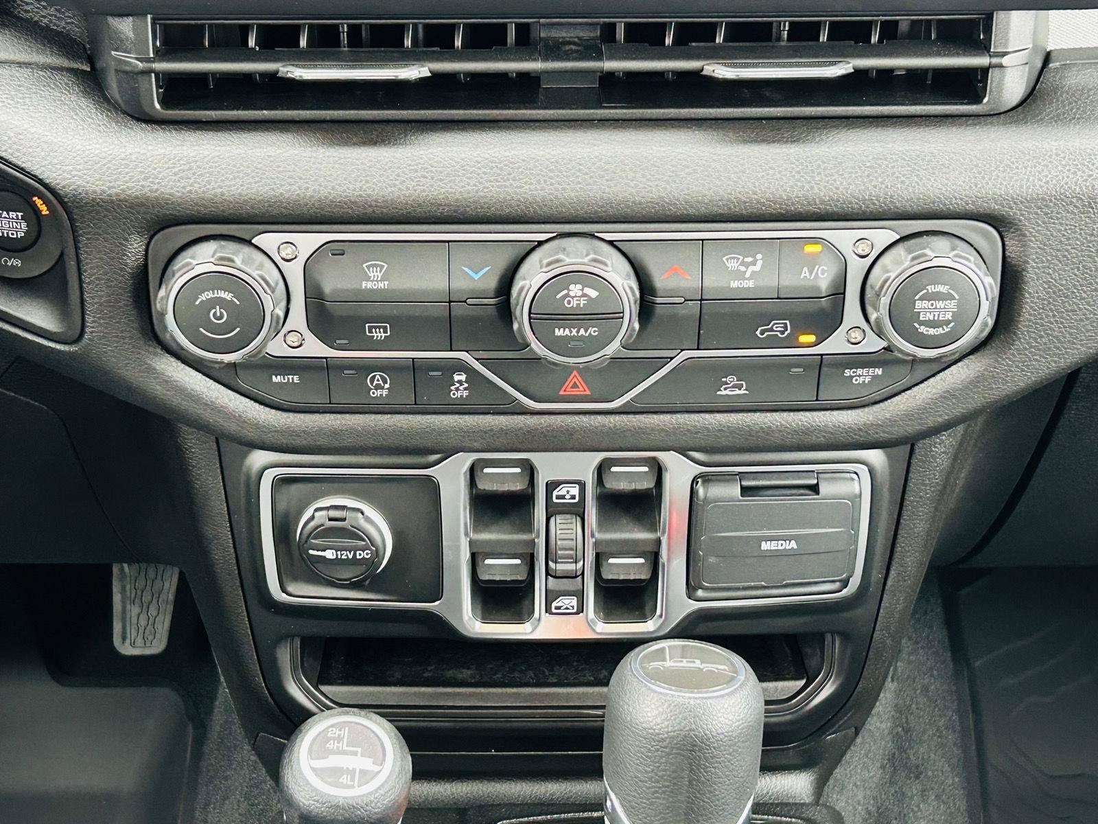 New 2026 Jeep Gladiator Sport AWD/4WD image 18