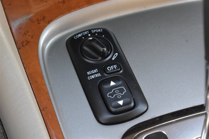 Used 2007 Lexus LX 470 4WD image 25