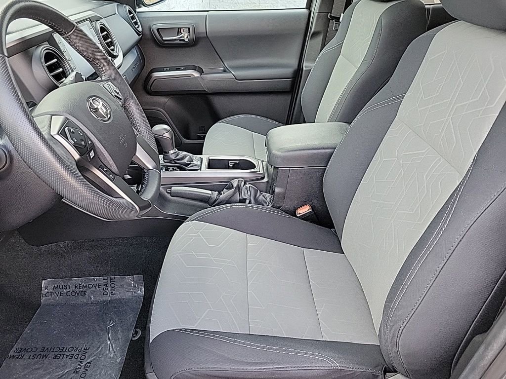 Used 2021 Toyota Tacoma TRD Off-Road image 13