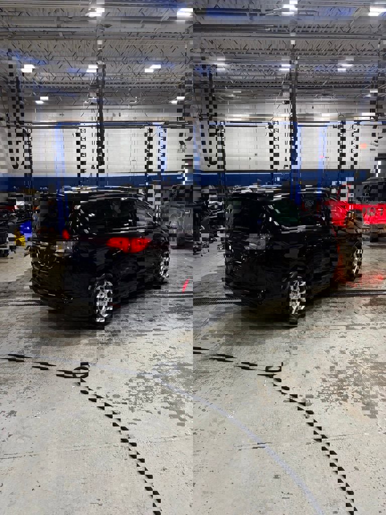 Used 2024 Chrysler Voyager LX image 5