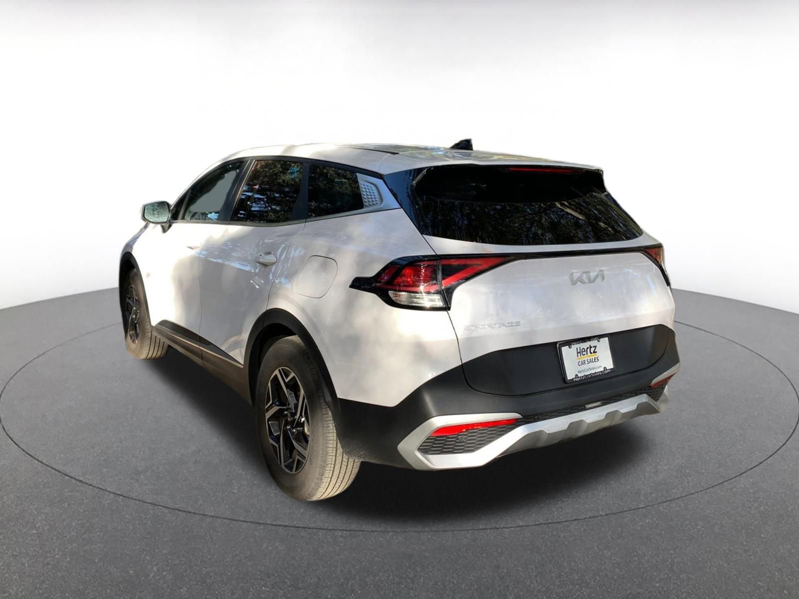 Used 2025 Kia Sportage LX image 5