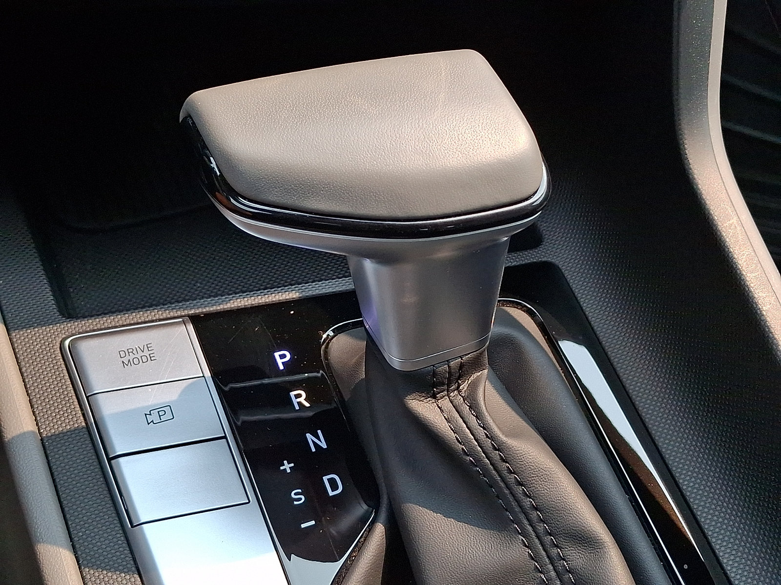 Certified 2025 Hyundai Elantra Sport FWD image 21