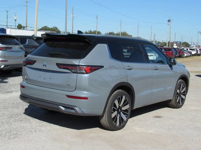 New 2026 Mitsubishi Outlander SEL image 3