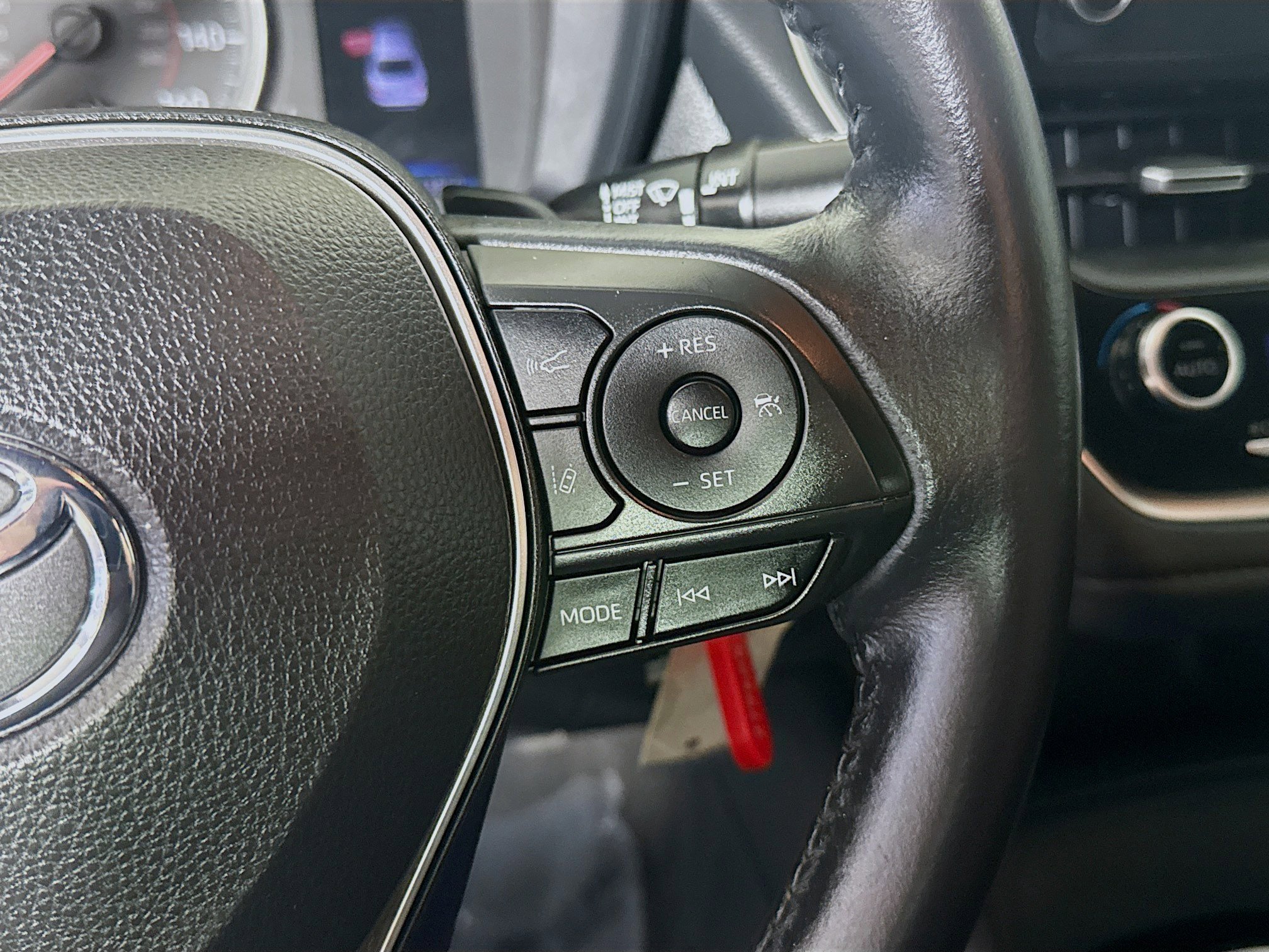 Used 2020 Toyota Corolla SE FWD image 15