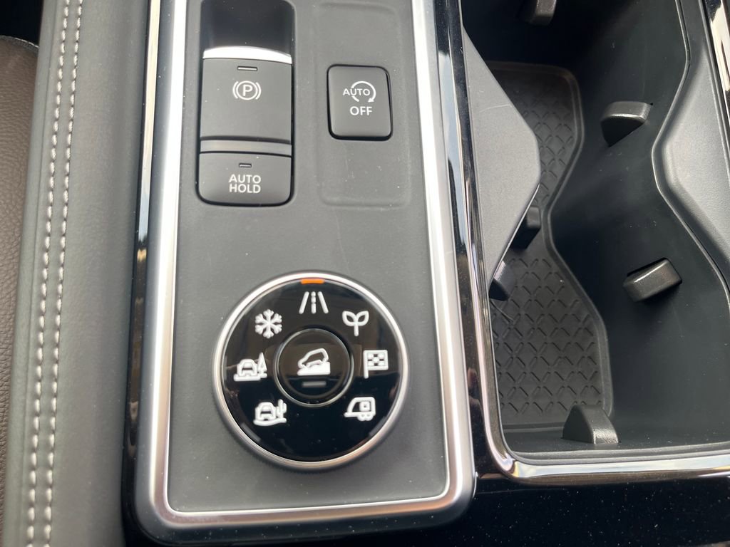 New 2026 Nissan Pathfinder Platinum image 29