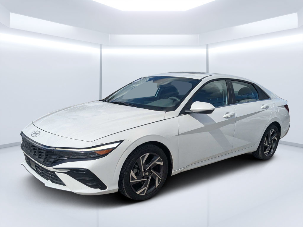 Used 2025 Hyundai Elantra SEL FWD image 9