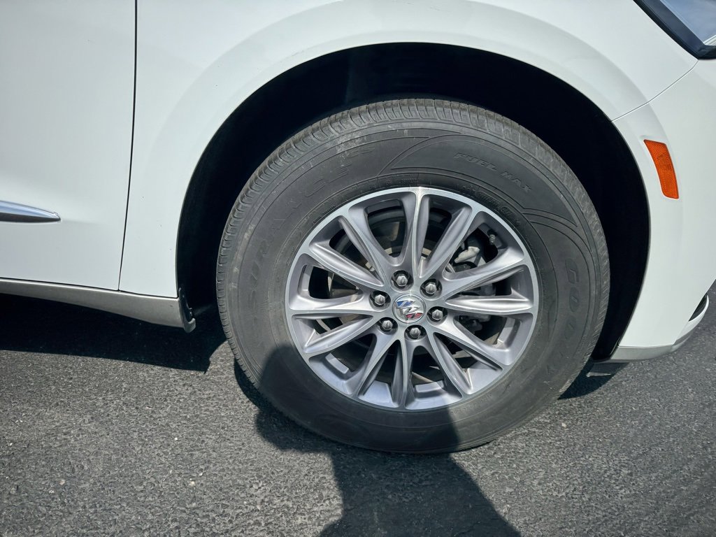 Used 2024 Buick Enclave Premium image 3
