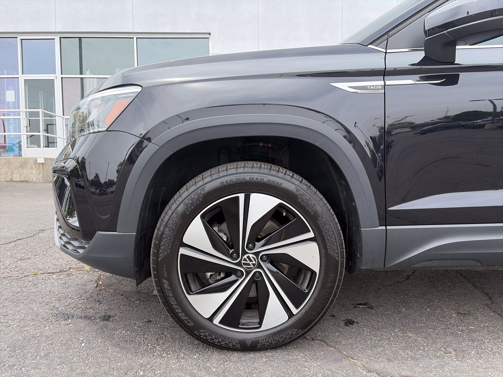 Certified 2024 Volkswagen Taos SE AWD/4WD image 10