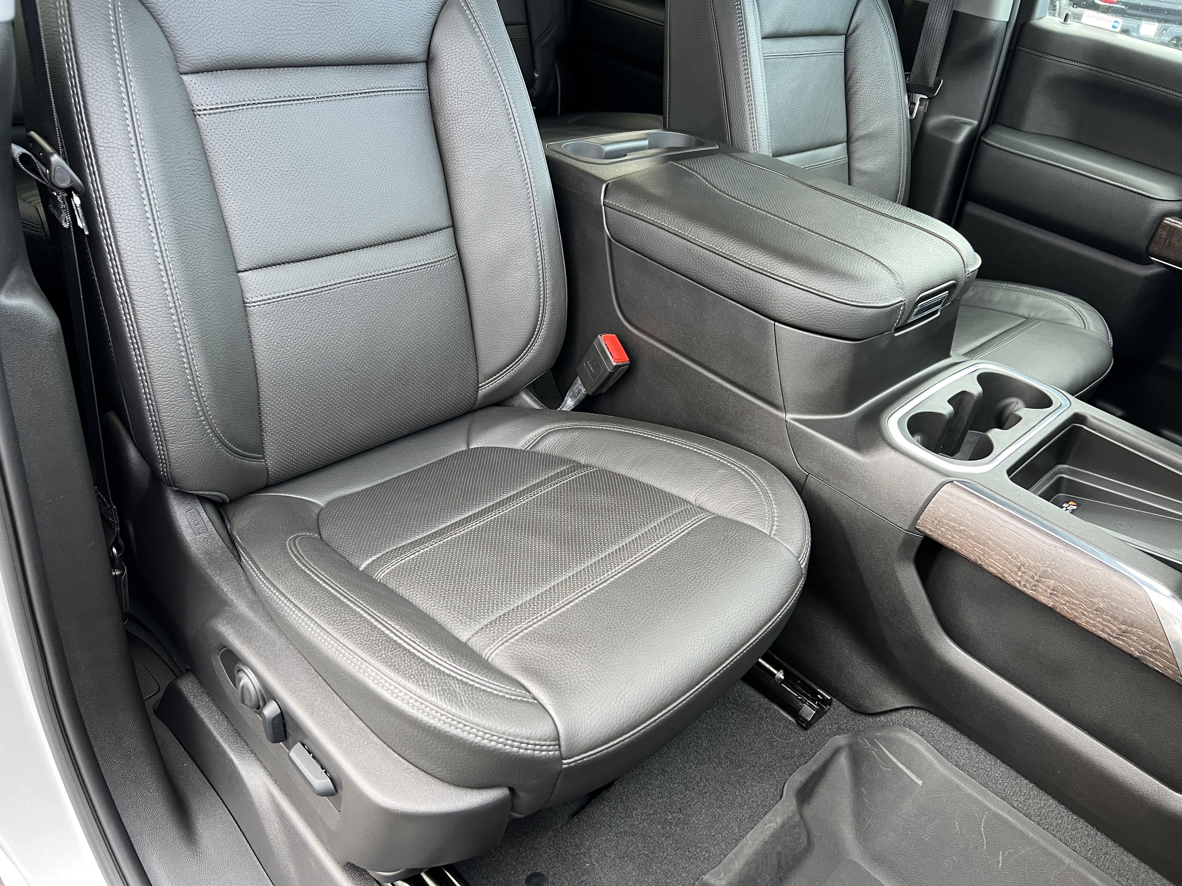 Used 2023 GMC Sierra 3500 Denali w/ Denali Ultimate Package image 24