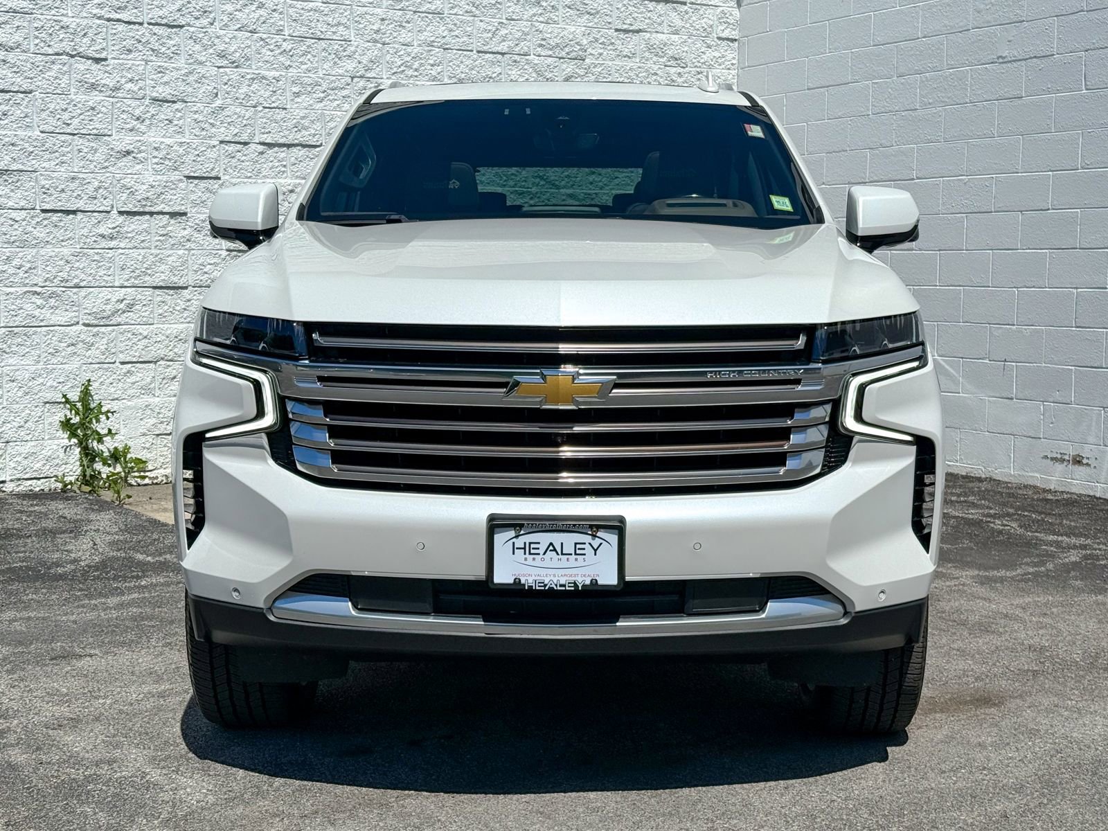 Used 2022 Chevrolet Suburban High Country AWD/4WD image 2