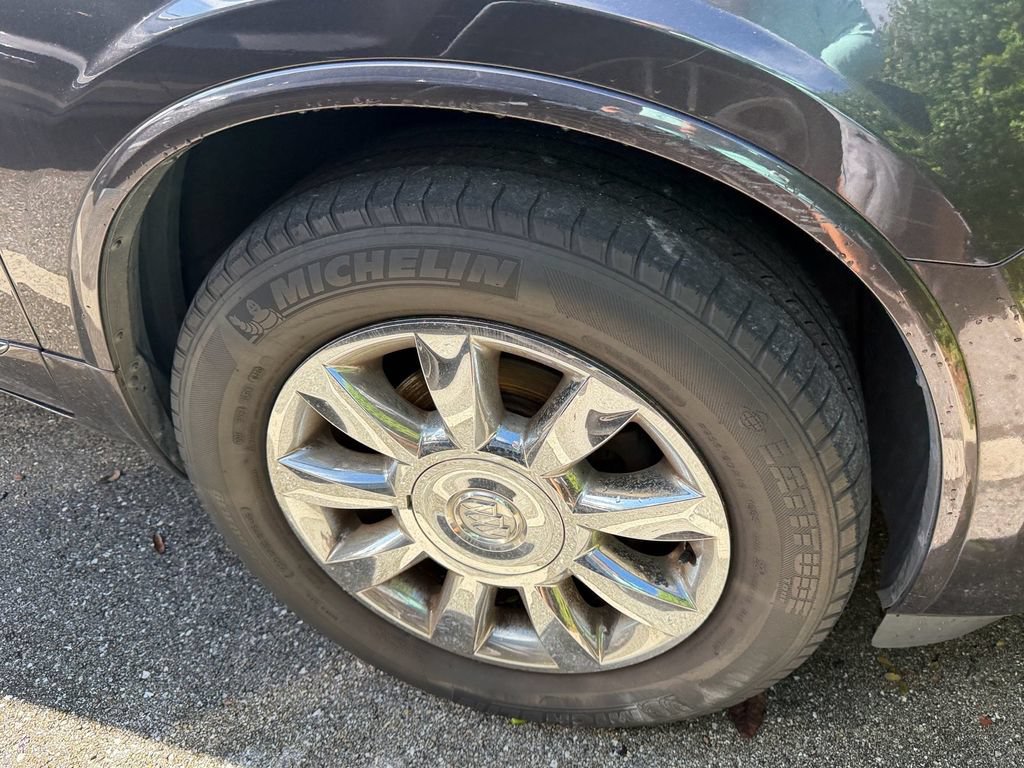 Used 2013 Buick Enclave Leather w/ Trailering Provision Package FWD image 2