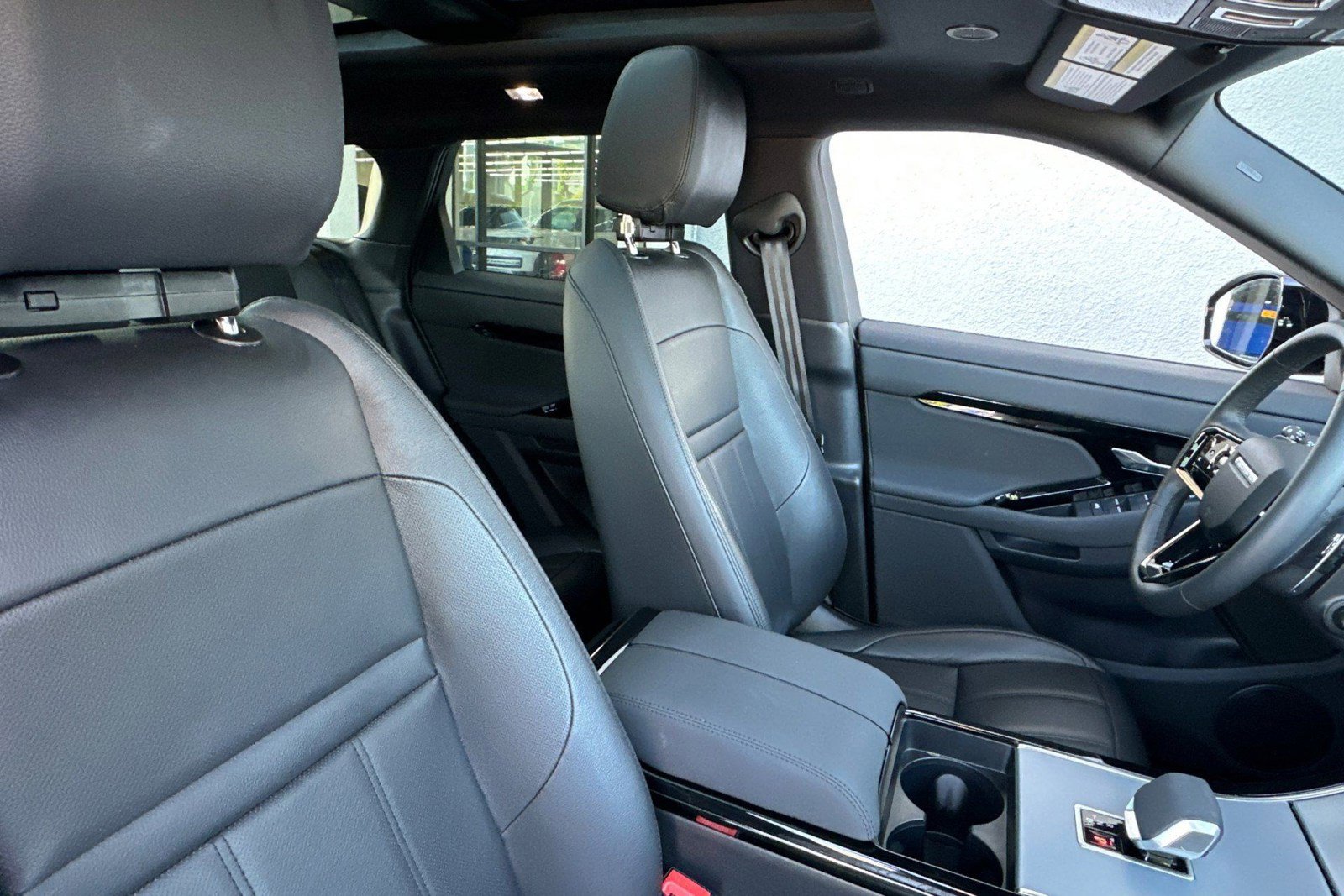 Certified 2025 Land Rover Range Rover Evoque S AWD/4WD image 32