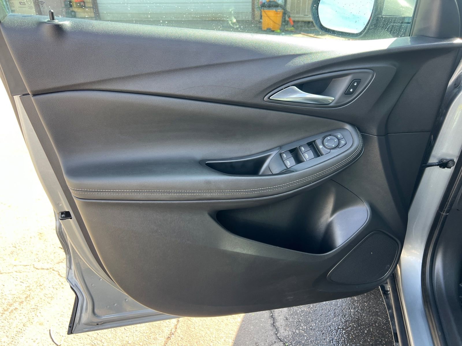 Used 2025 Buick Encore GX Preferred FWD image 19