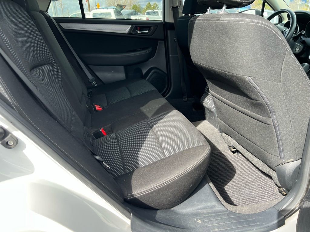 Used 2019 Subaru Outback 2.5i Premium AWD/4WD image 18