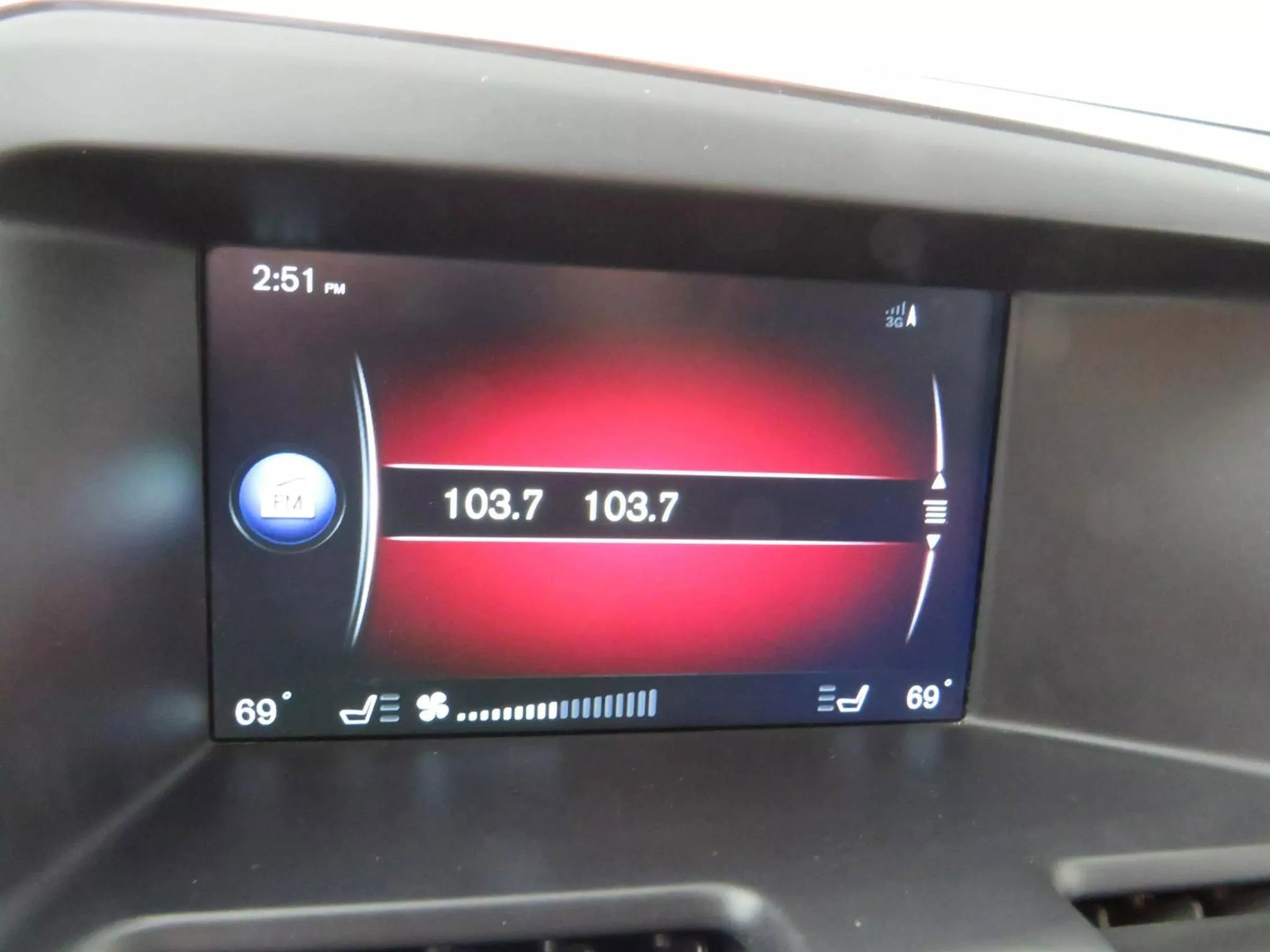 Used 2017 Volvo XC60 T6 Dynamic w/ Preferred Option Package image 20