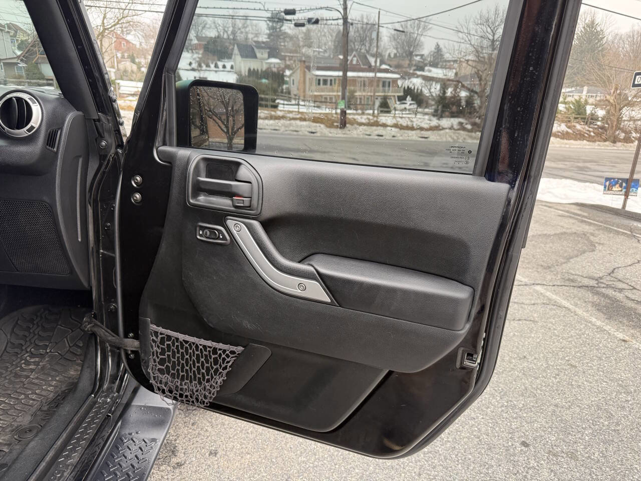 Used 2017 Jeep Wrangler Unlimited Sahara w/ Connectivity Group image 26