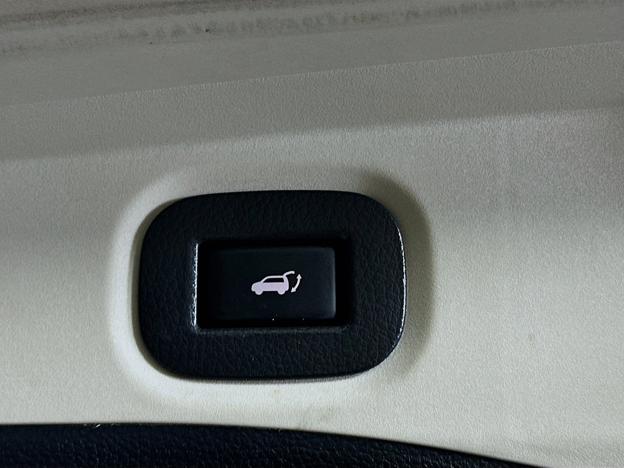 Used 2018 Nissan Rogue SV w/ Premium Package image 27