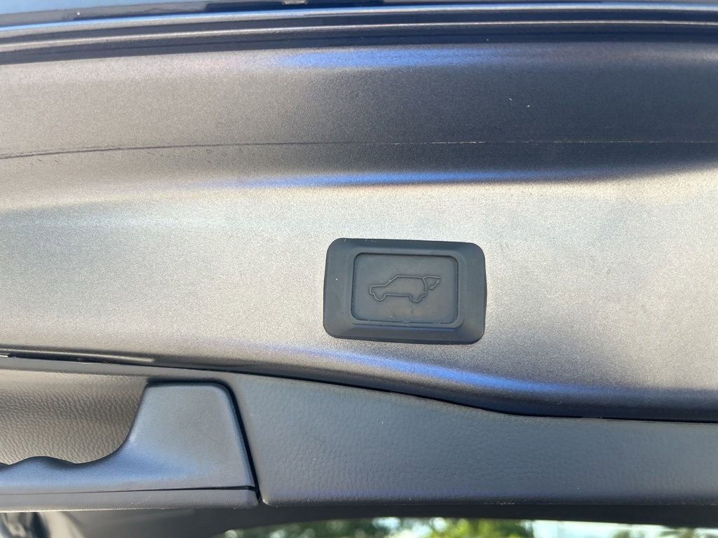 Used 2023 Toyota RAV4 XLE image 32