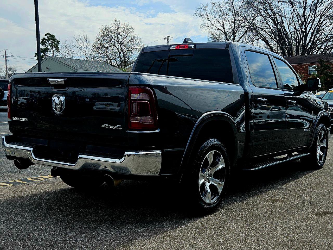Used 2019 RAM 1500 Laramie AWD/4WD image 6
