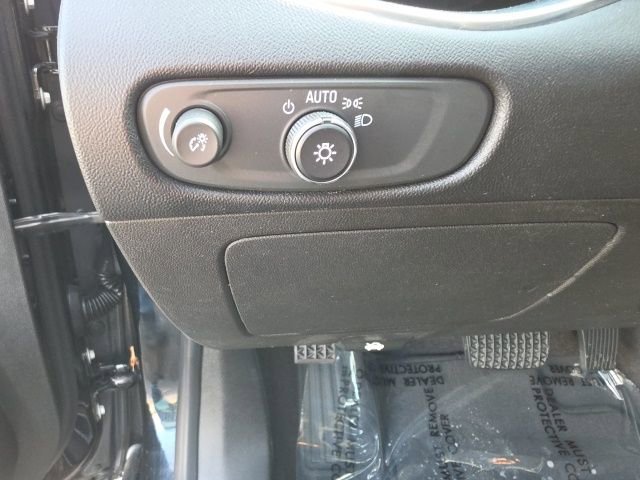 Used 2018 Chevrolet Malibu LT FWD image 14