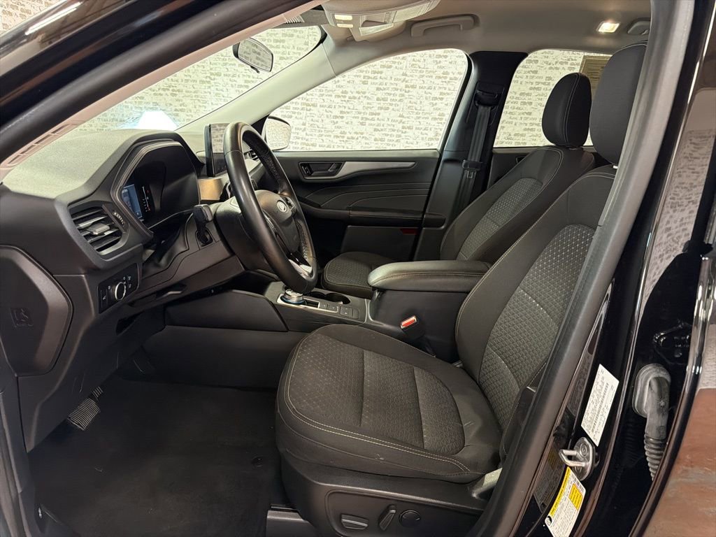 Used 2023 Ford Escape Active image 23