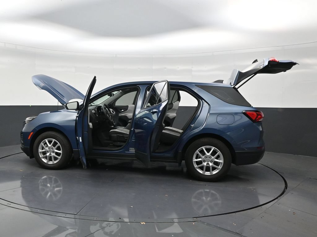 Used 2024 Chevrolet Equinox LS FWD image 30