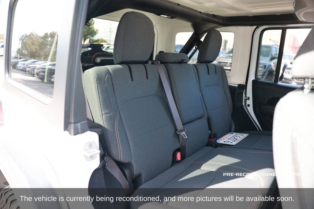 Used 2024 Jeep Wrangler Unlimited AWD/4WD image 13