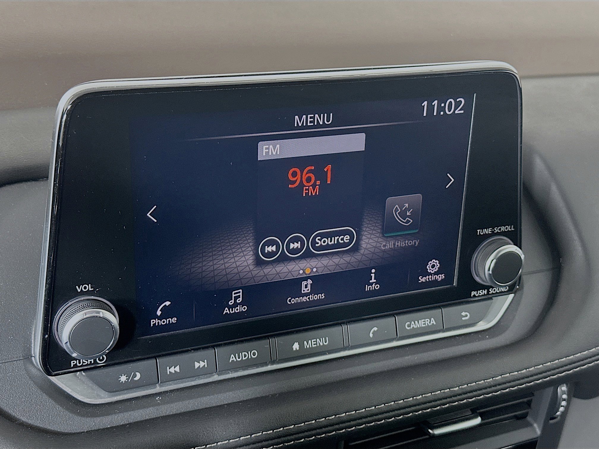 Used 2023 Nissan Rogue S image 19