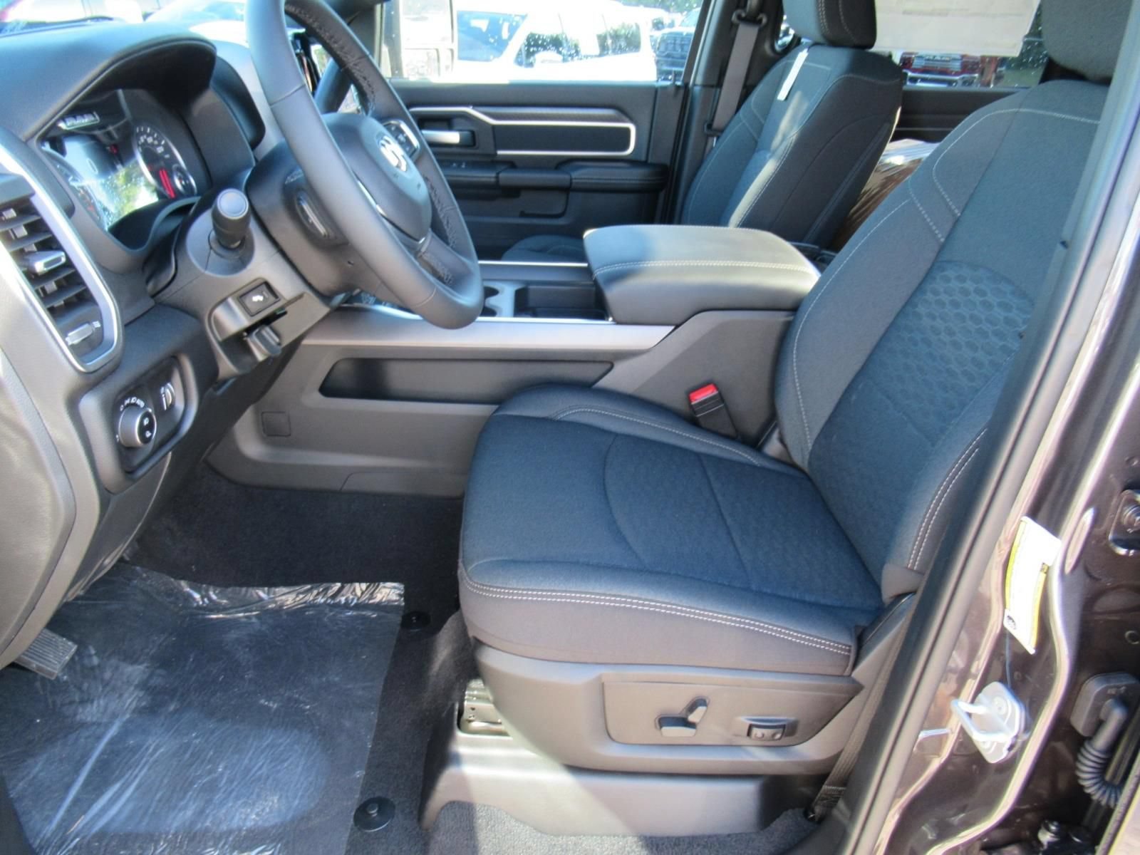 New 2026 RAM 3500 Big Horn AWD/4WD image 17
