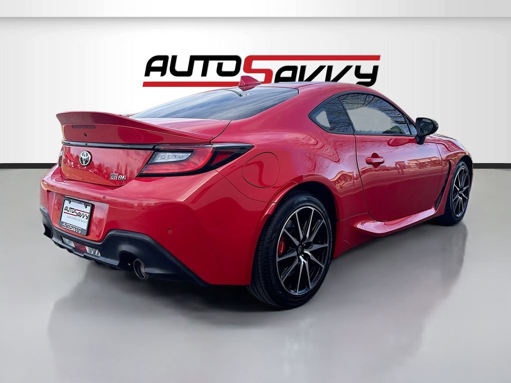 Used 2025 Toyota GR86 Premium w/ Performance Package image 7