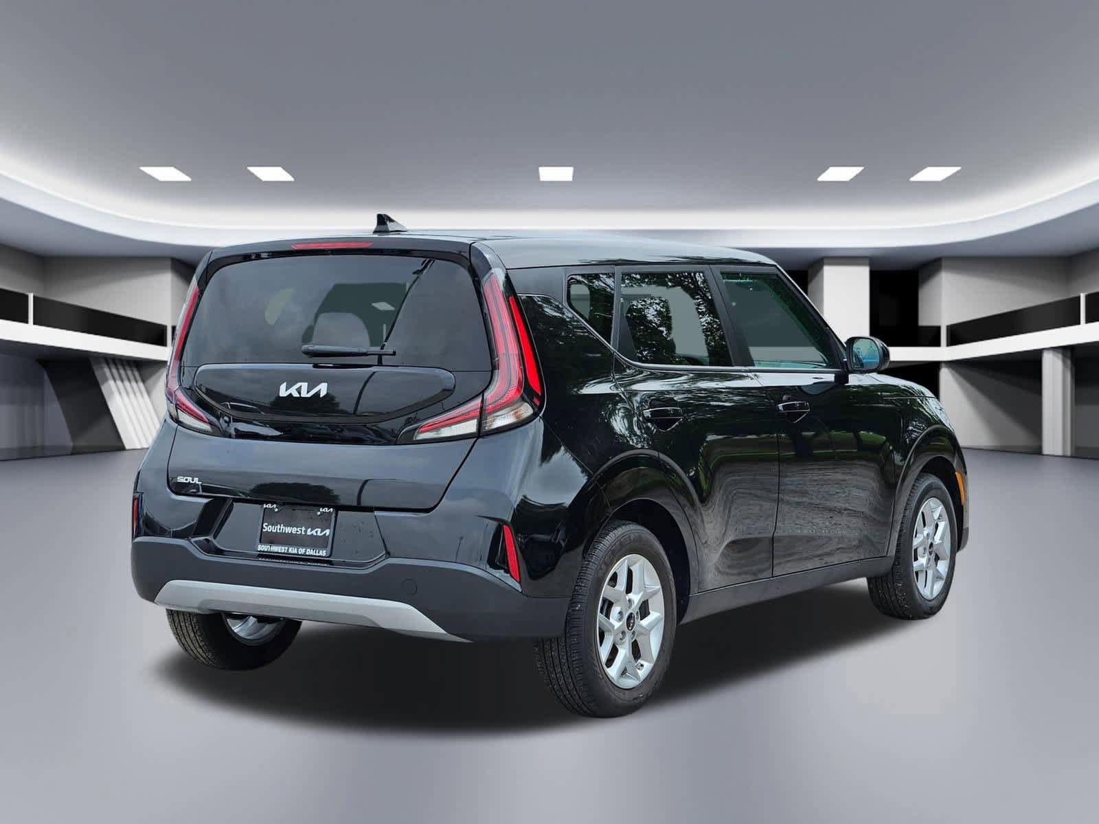 Certified 2025 Kia Soul LX w/ LX Technology Package FWD image 5