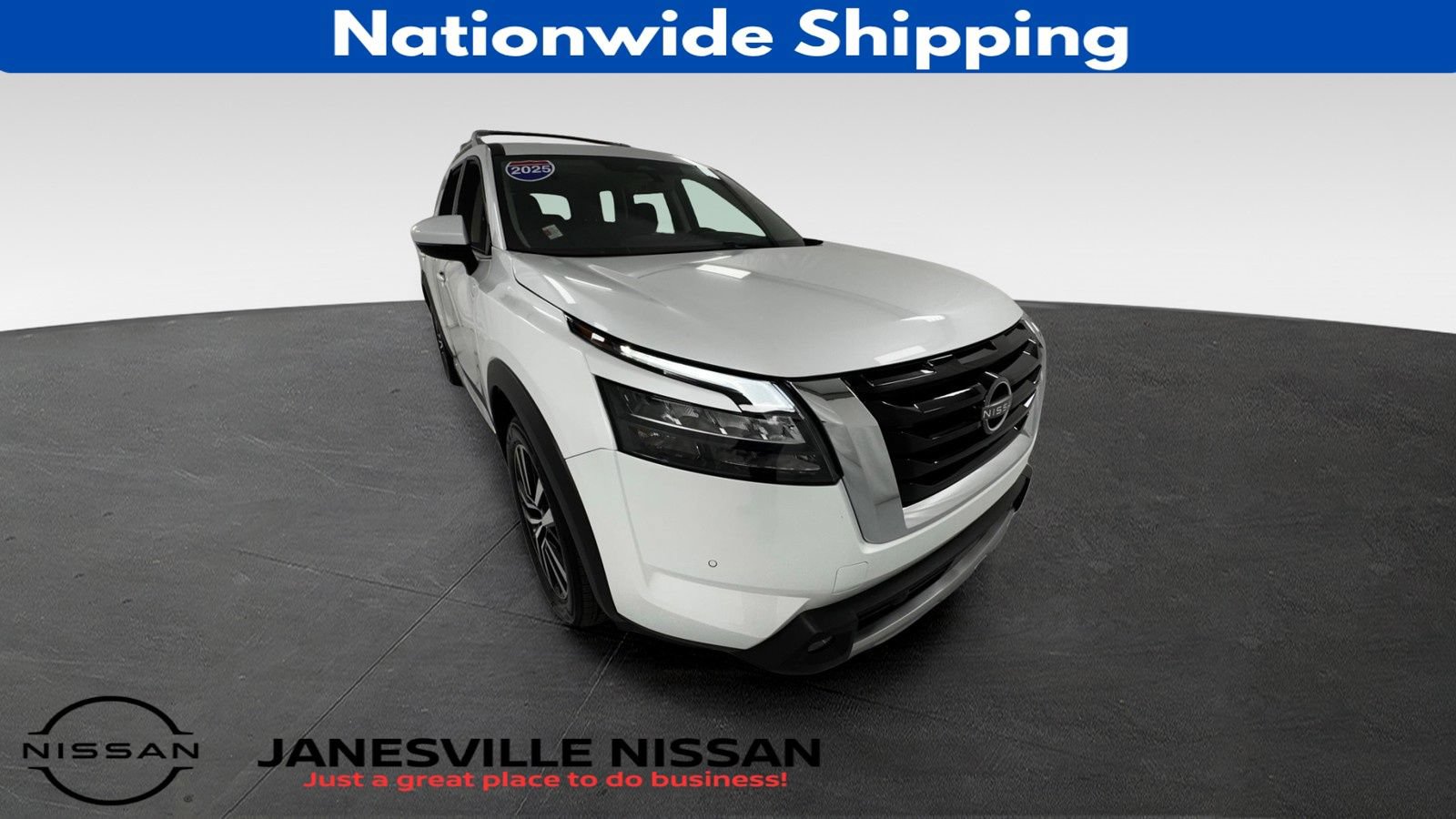 Certified 2025 Nissan Pathfinder Platinum AWD/4WD image 1