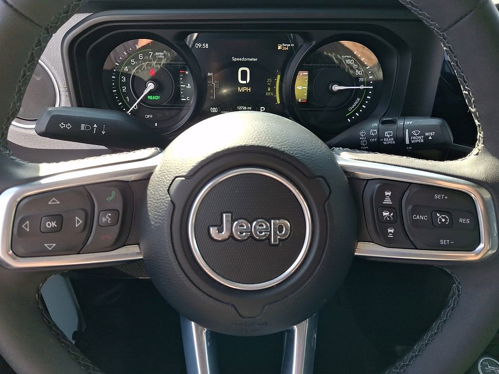 Used 2025 Jeep Wrangler Unlimited Sahara image 22
